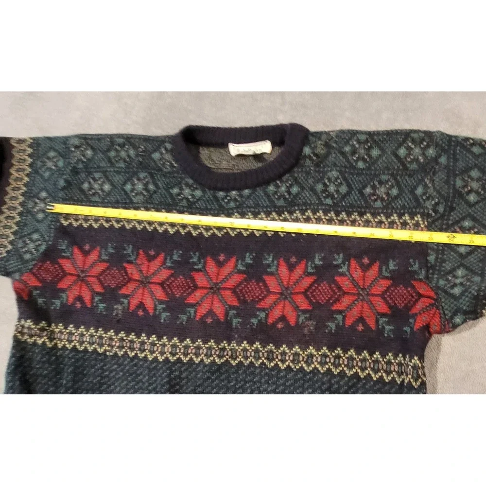 LL Bean Vintage Worsted Wool Fair Isle Snowflake Sweater Made in Ireland Mens L